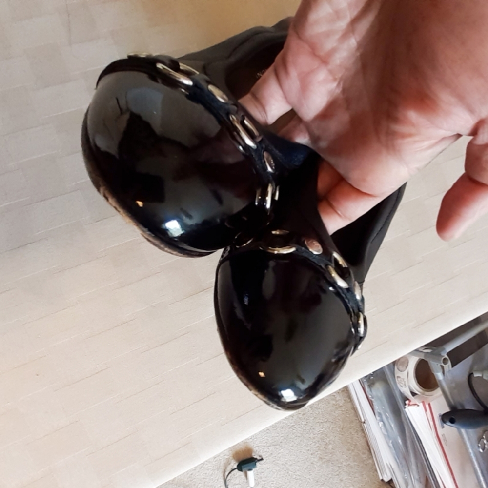 AGL Black Leather Cap Toe Block Heel Pumps - Picture 7 of 11